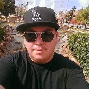 Meet your Posher, Luis